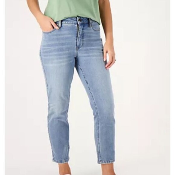 Candace Cameron Bure BigSur Med Wash Pacific Denim Cropped Jeans Plus 26W TALL - Picture 1 of 11